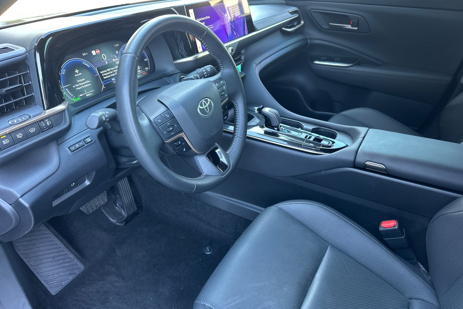 Used 2026 Toyota Crown Signia AWD/4WD image 13