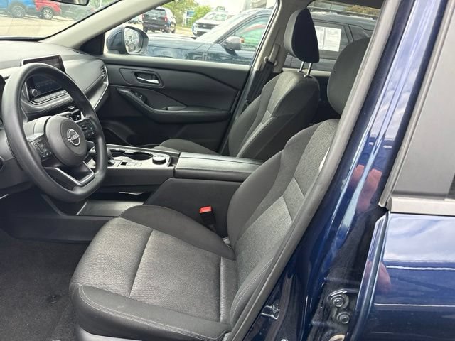 Used 2024 Nissan Rogue SV AWD/4WD image 5