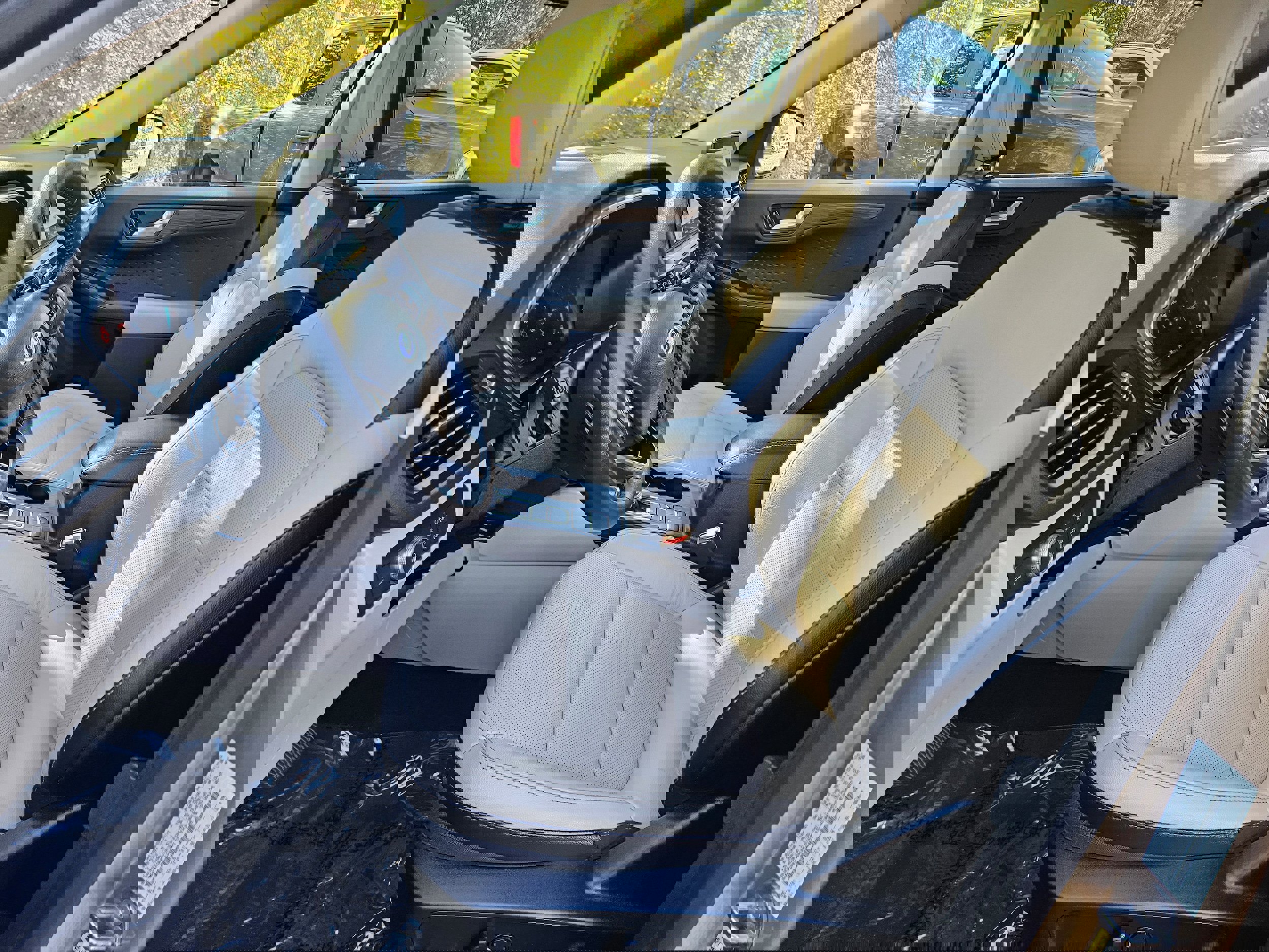 Certified 2020 Ford Escape Titanium image 11