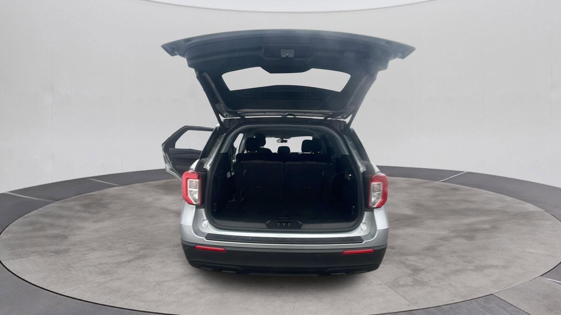 Certified 2023 Ford Explorer XLT image 19