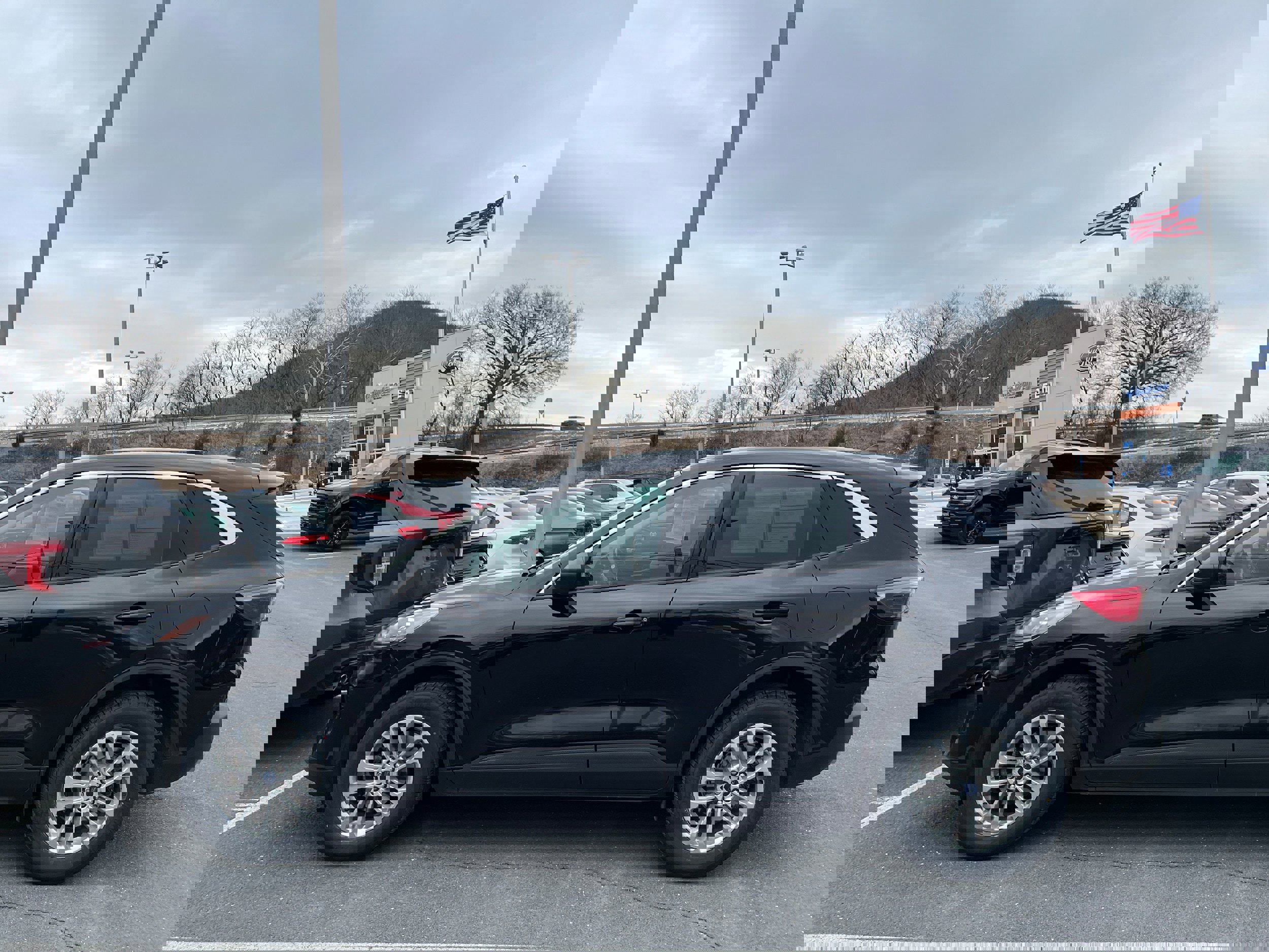 Certified 2022 Ford Escape SE w/ Convenience Package image 3