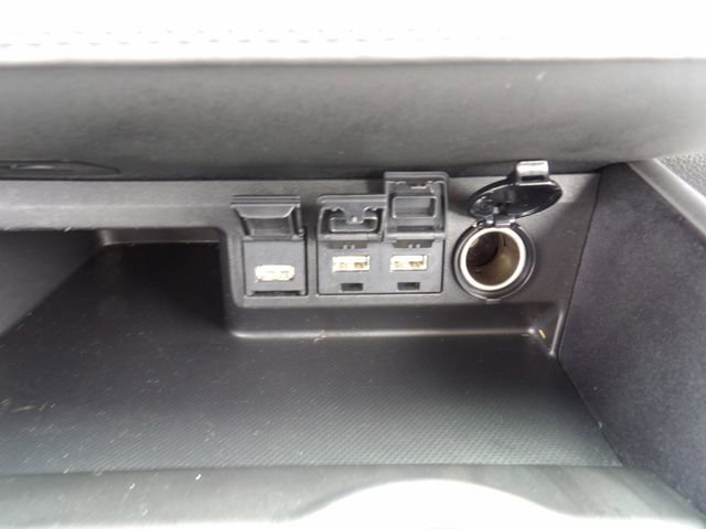 Used 2021 Toyota Highlander XLE AWD/4WD image 21