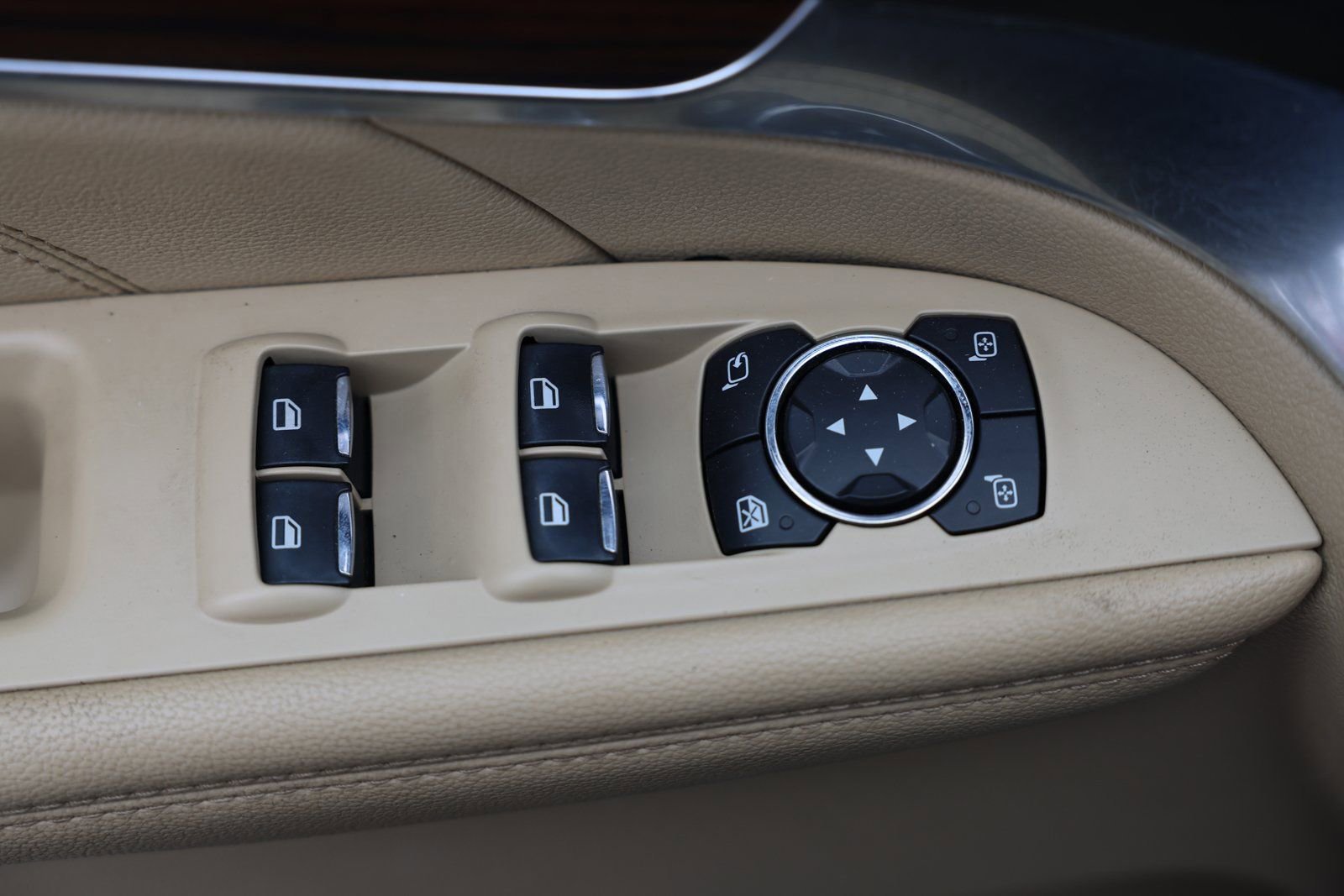 Certified 2017 Ford Explorer Limited w/ Equipment Group 301A image 17