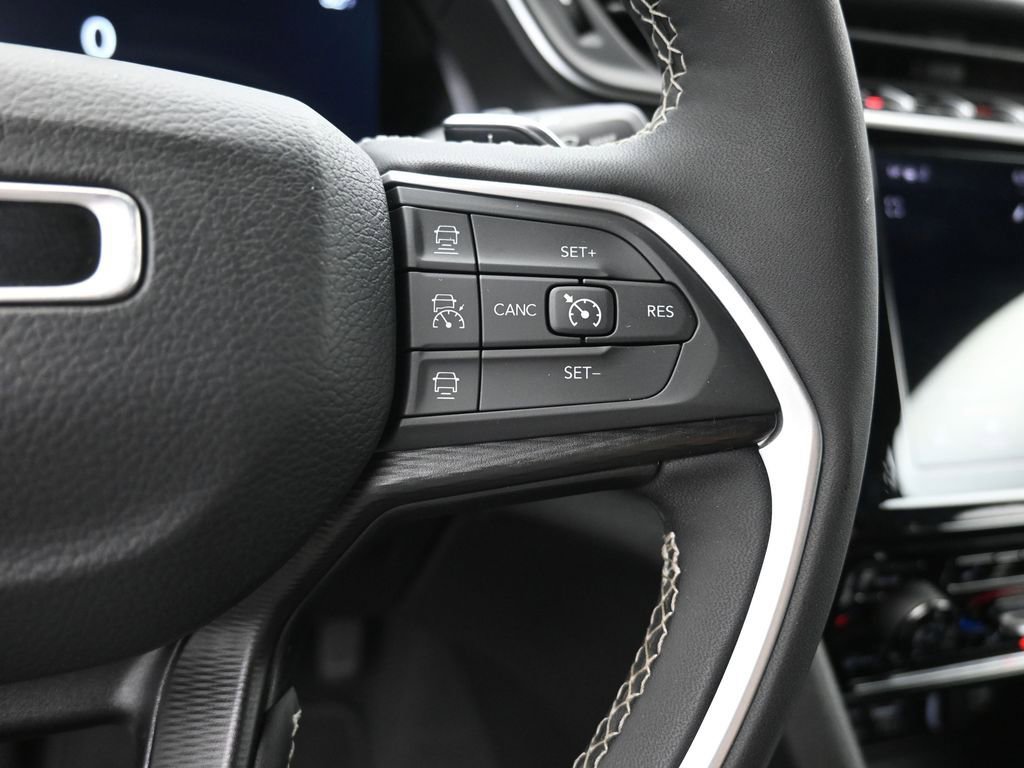 Used 2024 Jeep Grand Cherokee Altitude AWD/4WD image 28