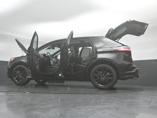 Certified 2021 Ford Edge ST-Line w/ Class II Trailer Tow Package image 53