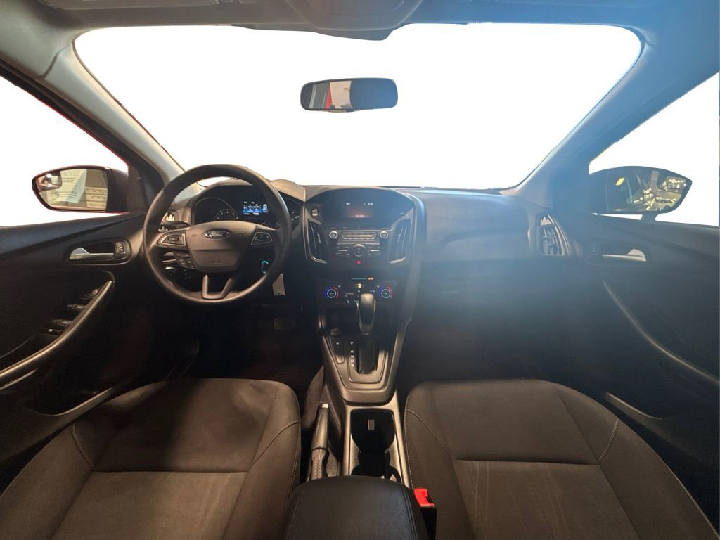 Certified 2018 Ford Focus SE w/ SE Appearance Package FWD image 30