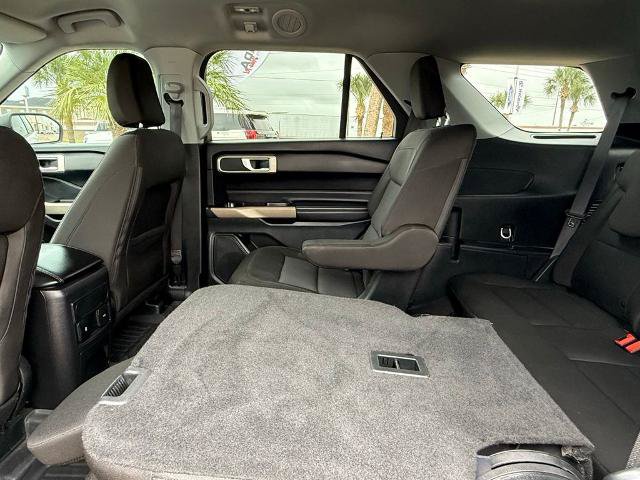 Certified 2024 Ford Explorer XLT RWD image 25