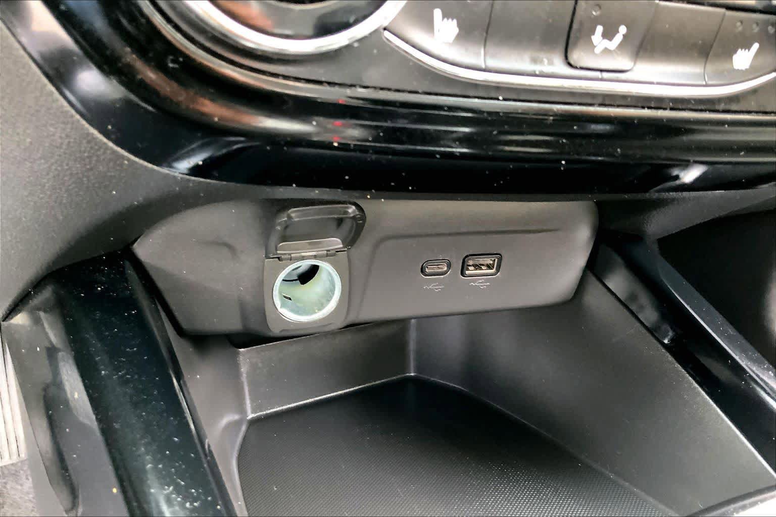 Used 2025 Chevrolet Trax ACTIV w/ Driver Confidence Package FWD image 31