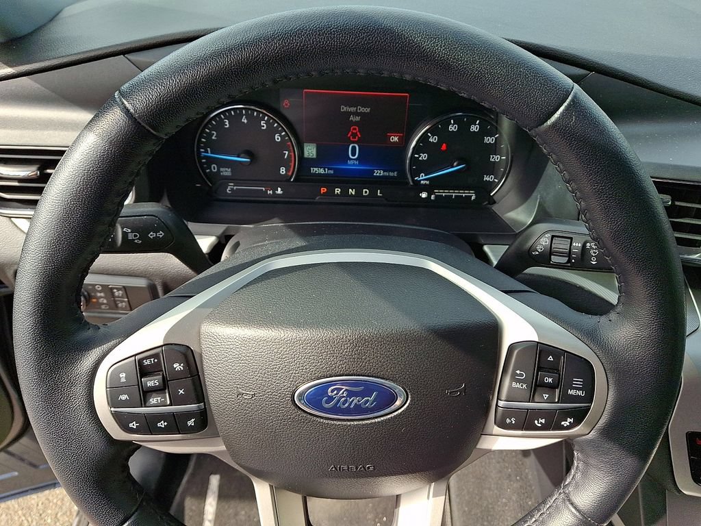 Certified 2022 Ford Explorer XLT w/ Equipment Group 202A AWD/4WD image 21