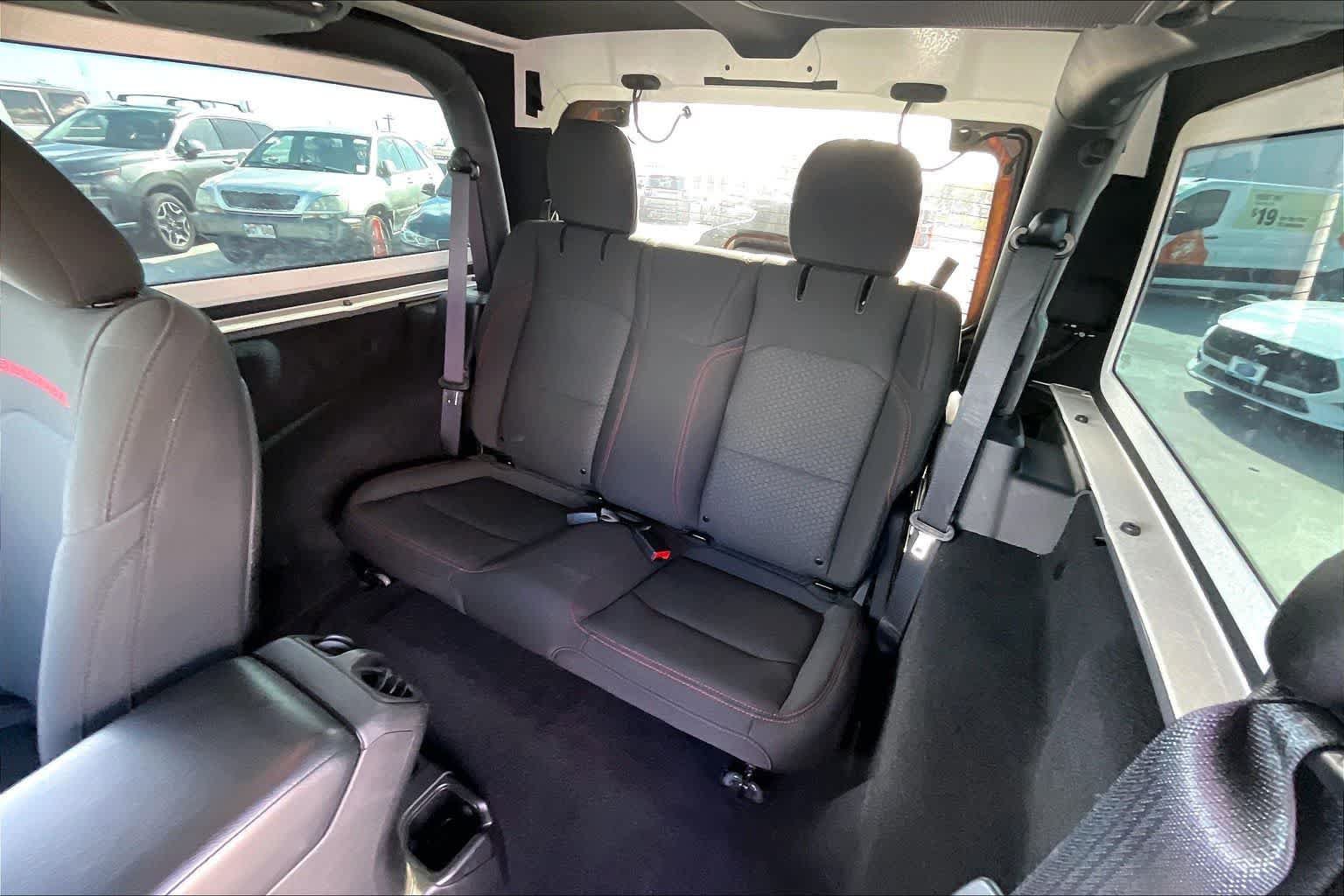 Used 2022 Jeep Wrangler Rubicon w/ LED Lighting Group AWD/4WD image 29