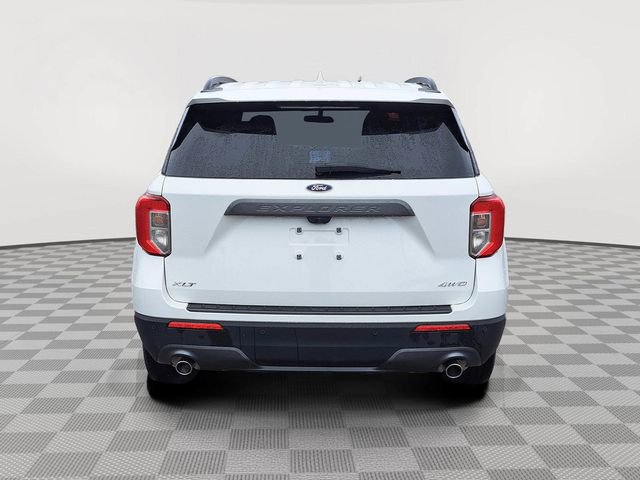Certified 2023 Ford Explorer XLT w/ Equipment Group 202A AWD/4WD image 4