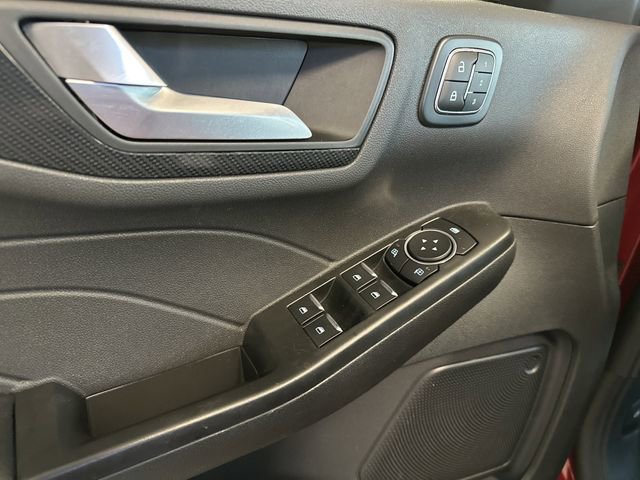 Certified 2025 Ford Escape ST-Line Elite image 31