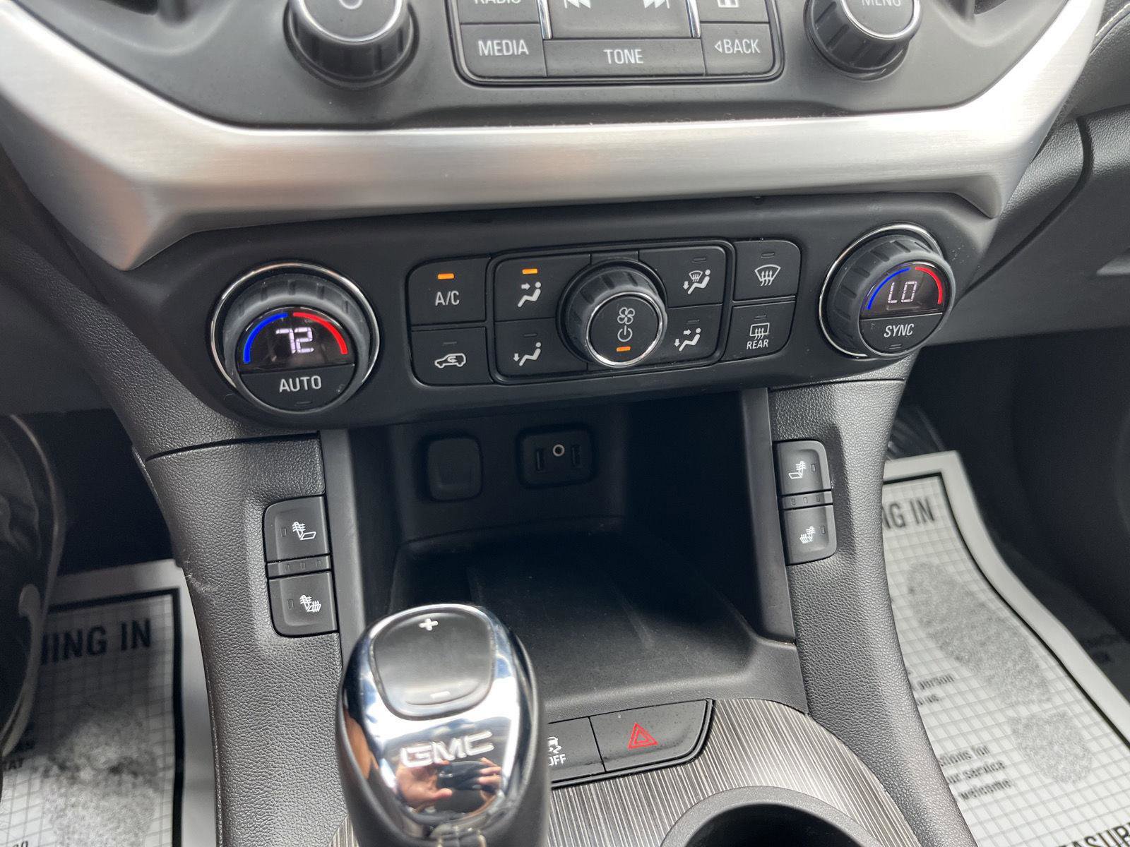Used 2018 GMC Acadia SLT AWD/4WD image 26