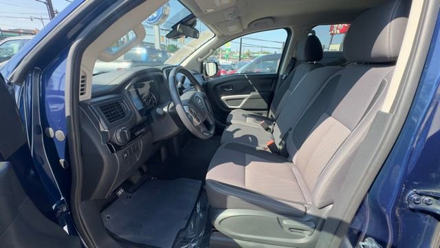 Used 2023 Nissan Titan SV image 19