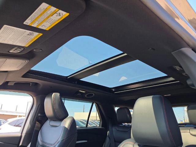Certified 2025 Ford Explorer ST-Line w/ Premium Package image 24