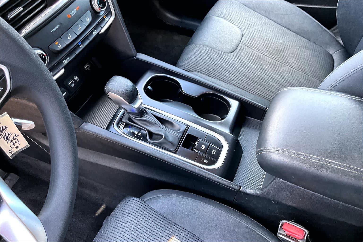 Used 2019 Hyundai Santa Fe SE FWD image 17