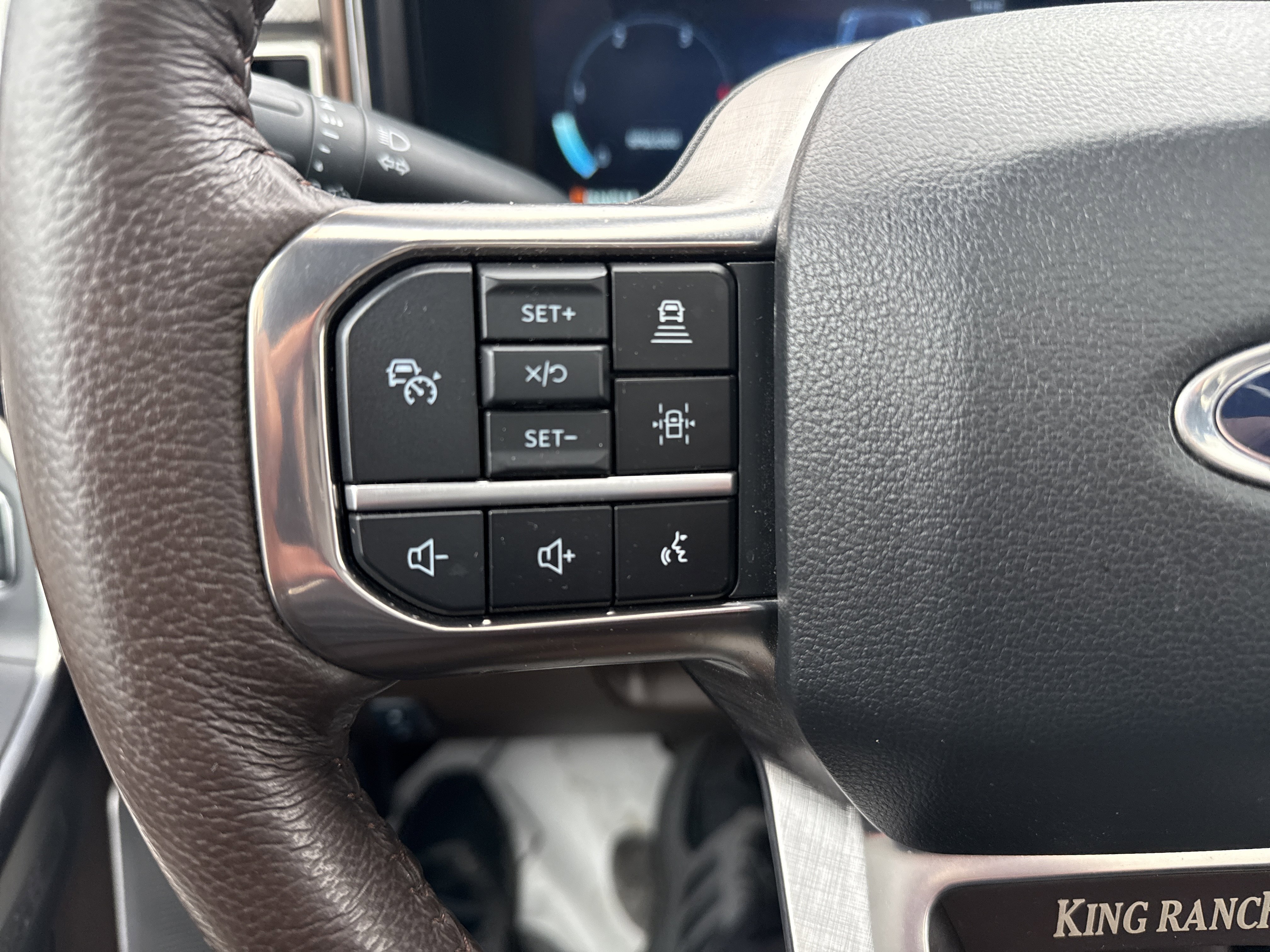 Certified 2024 Ford F350 King Ranch AWD/4WD image 27
