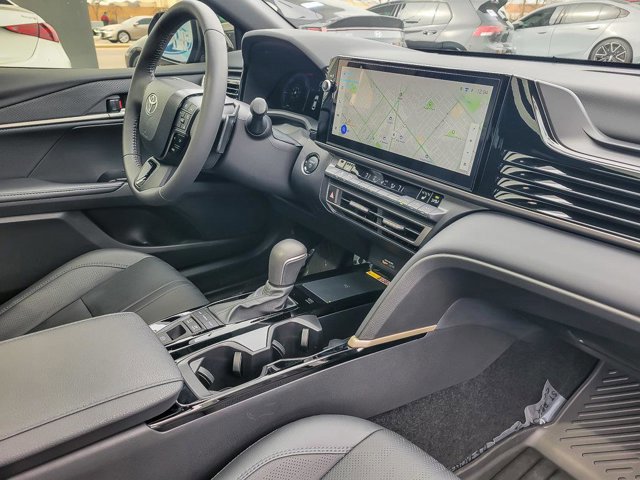 Used 2025 Toyota Camry XSE image 29