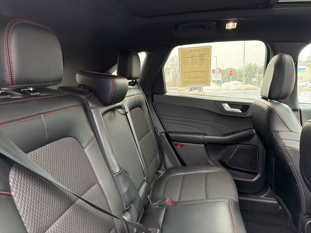 Certified 2023 Ford Escape ST-Line w/ Tech Pack #1 image 33