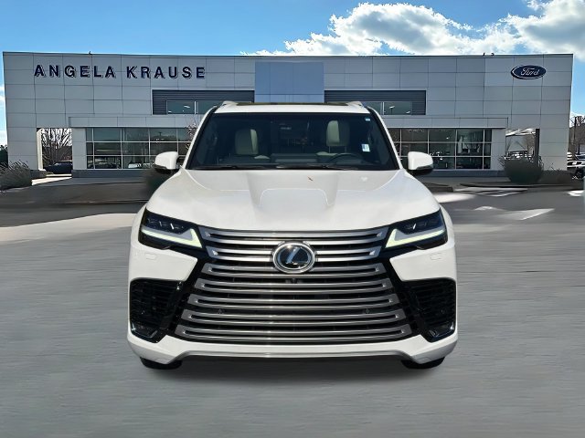 Used 2024 Lexus LX 600 4WD w/ Luxury Package image 2