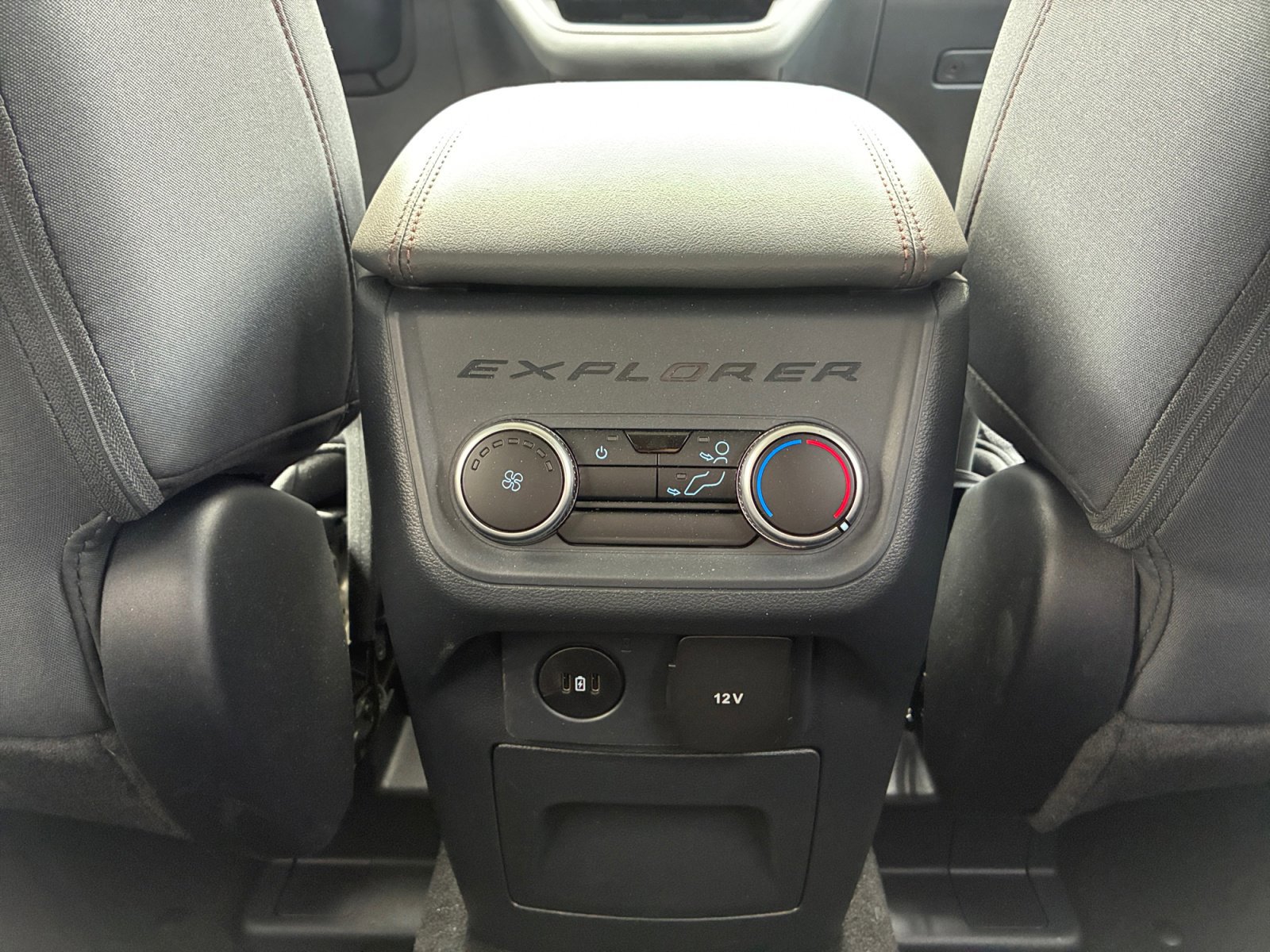 Certified 2025 Ford Explorer Active AWD/4WD image 30