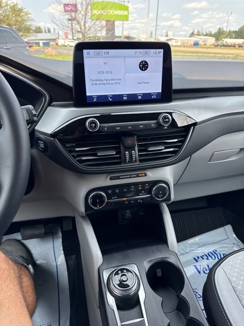 Certified 2024 Ford Escape Active AWD/4WD image 22