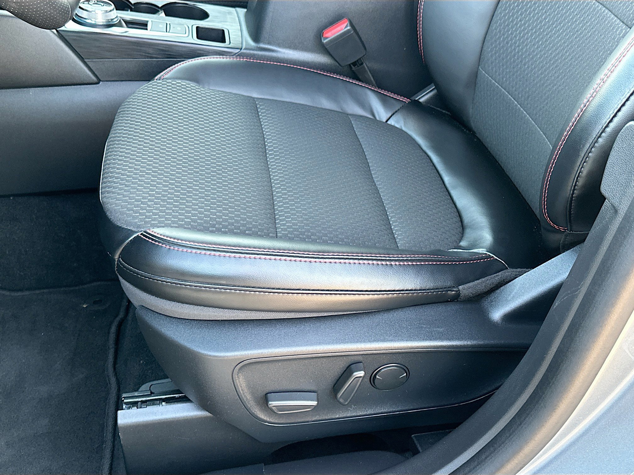 Certified 2024 Ford Escape ST-Line w/ Tech Pack #1 image 19