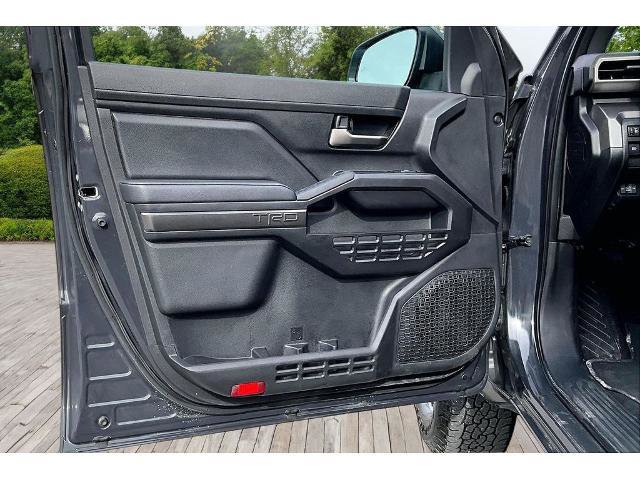 Used 2025 Toyota Tacoma TRD Off-Road AWD/4WD image 18