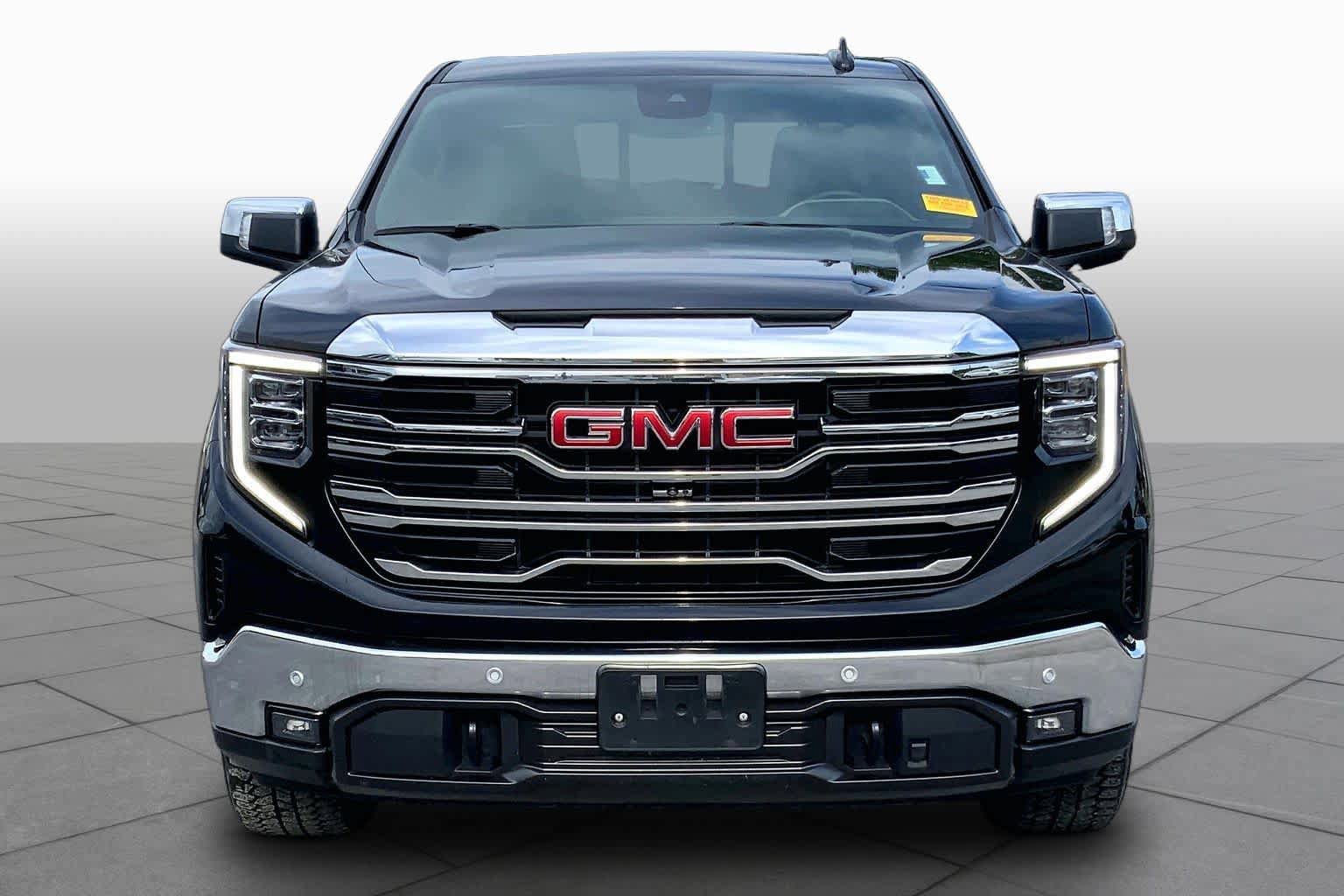 Used 2024 GMC Sierra 1500 SLT AWD/4WD image 4