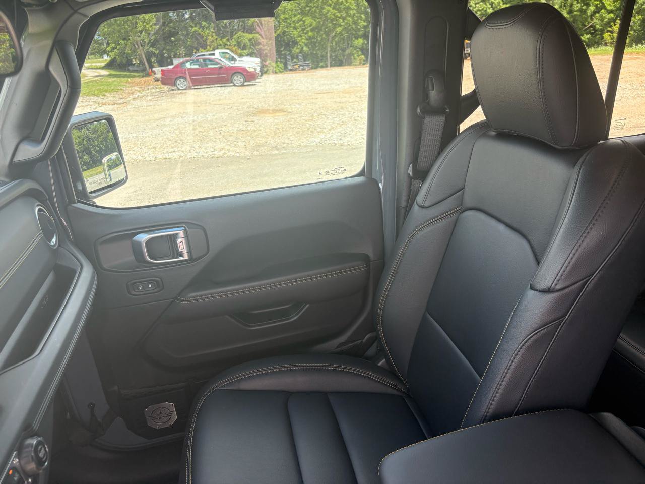 Used 2025 Jeep Gladiator Sport AWD/4WD image 30