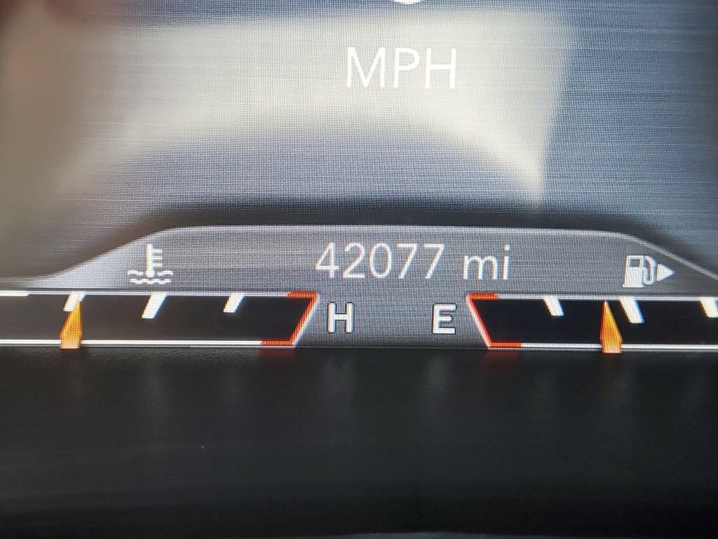Used 2019 Jeep Cherokee Trailhawk w/ Cold Weather Group AWD/4WD image 18