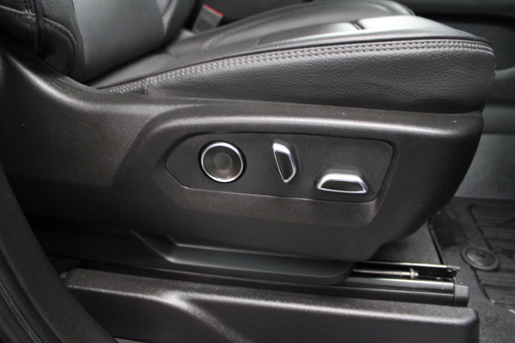 Used 2024 GMC Yukon Denali AWD/4WD image 52