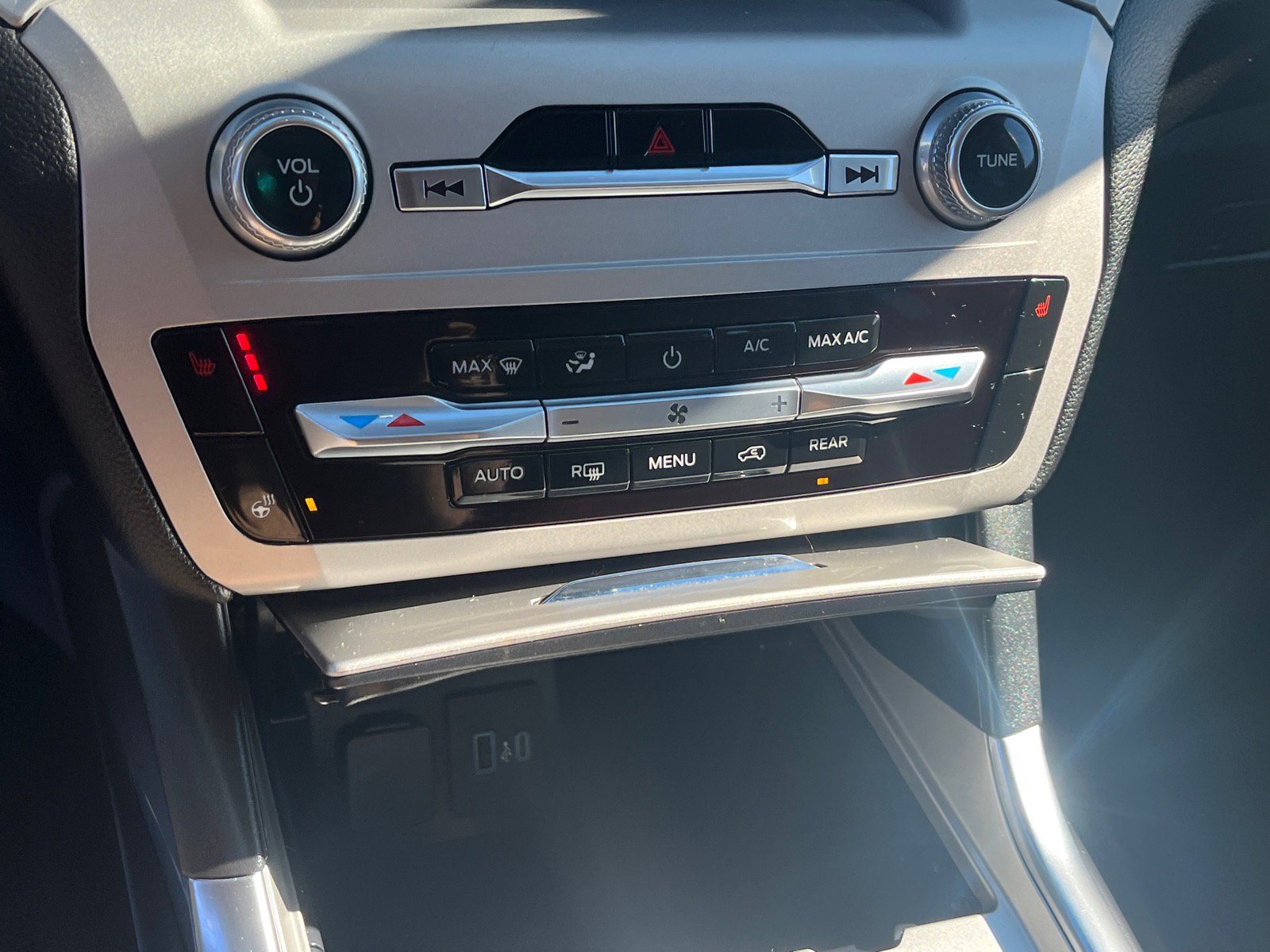 Certified 2022 Ford Explorer XLT w/ Equipment Group 202A image 13