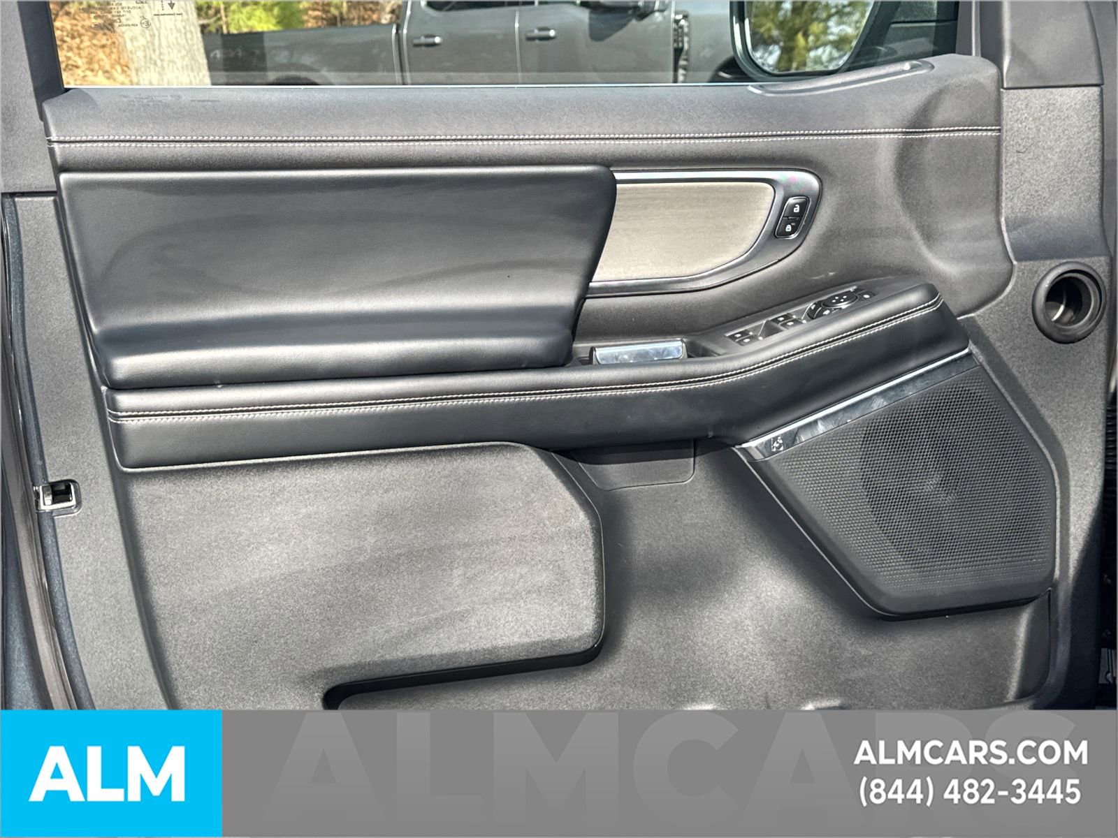 Certified 2025 Ford Expedition Platinum image 12