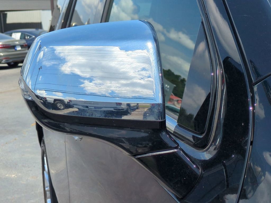 Used 2024 Chevrolet Tahoe Premier AWD/4WD image 15