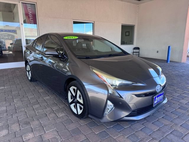 Used 2017 Toyota Prius Three Touring FWD image 7