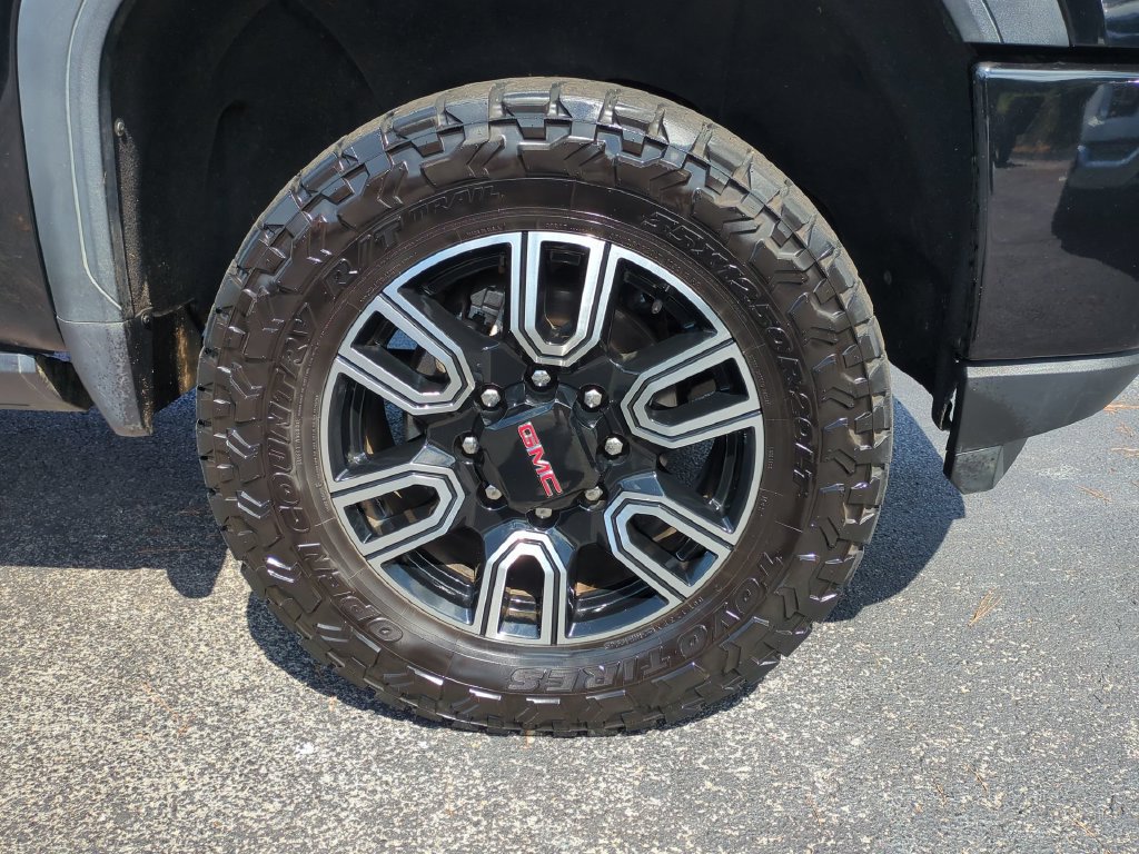 Used 2021 GMC Sierra 2500 AT4 w/ AT4 Premium Plus Package AWD/4WD image 13