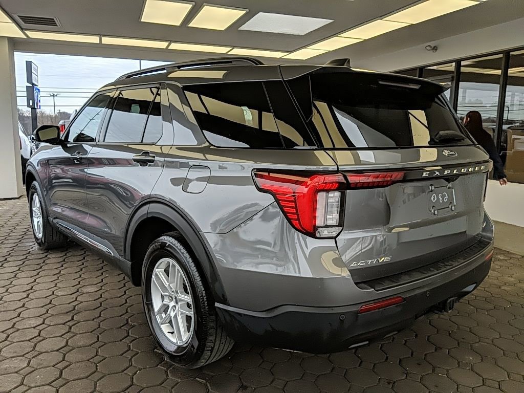 Certified 2025 Ford Explorer Active image 5
