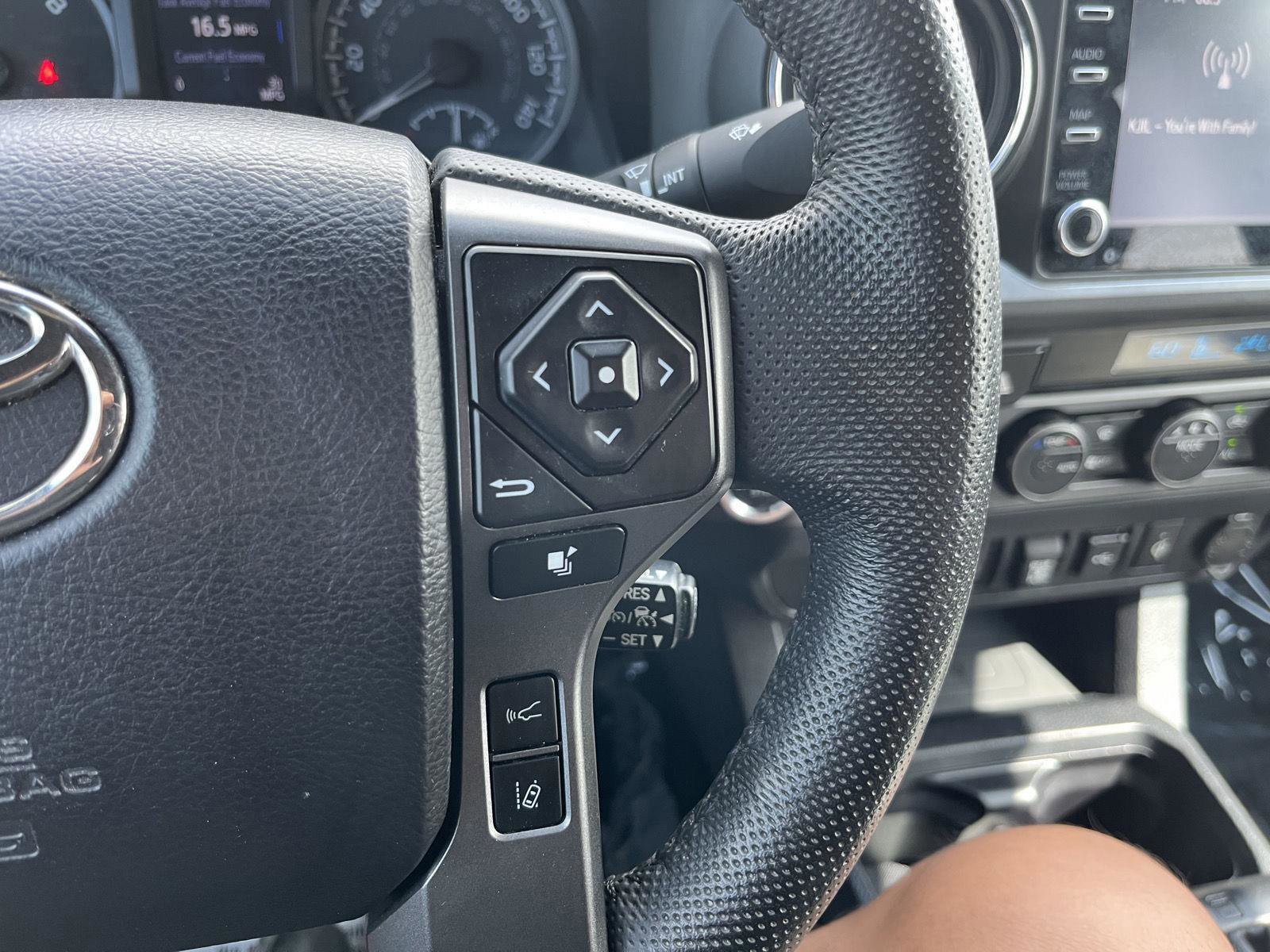 Used 2021 Toyota Tacoma TRD Off-Road image 19