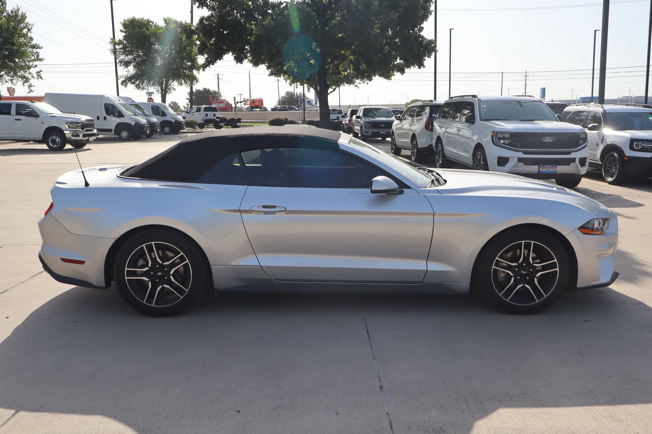 Certified 2018 Ford Mustang Premium w/ Equipment Group 201A RWD image 2