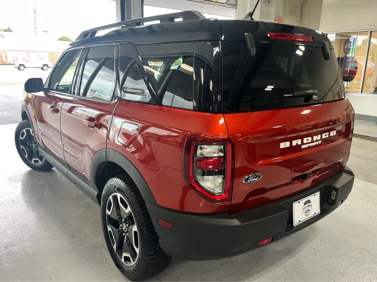 Certified 2024 Ford Bronco Sport Outer Banks w/ Tech Package AWD/4WD image 7