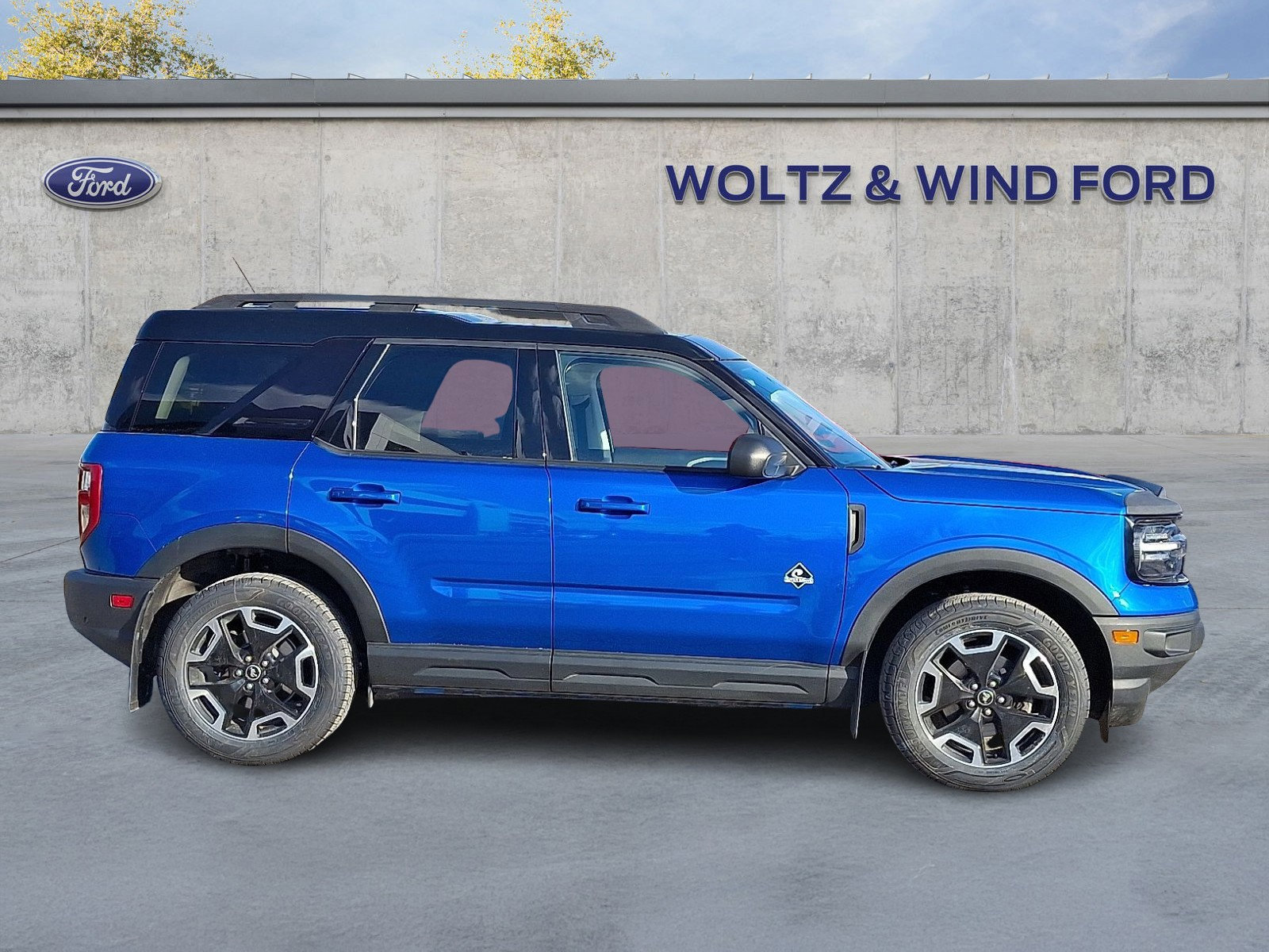 Certified 2022 Ford Bronco Sport Outer Banks w/ Tech Package image 2