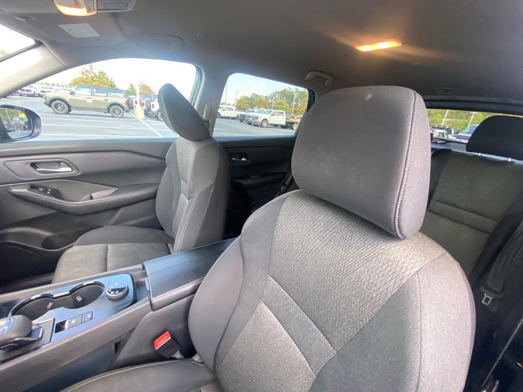 Used 2024 Nissan Rogue SV AWD/4WD image 19