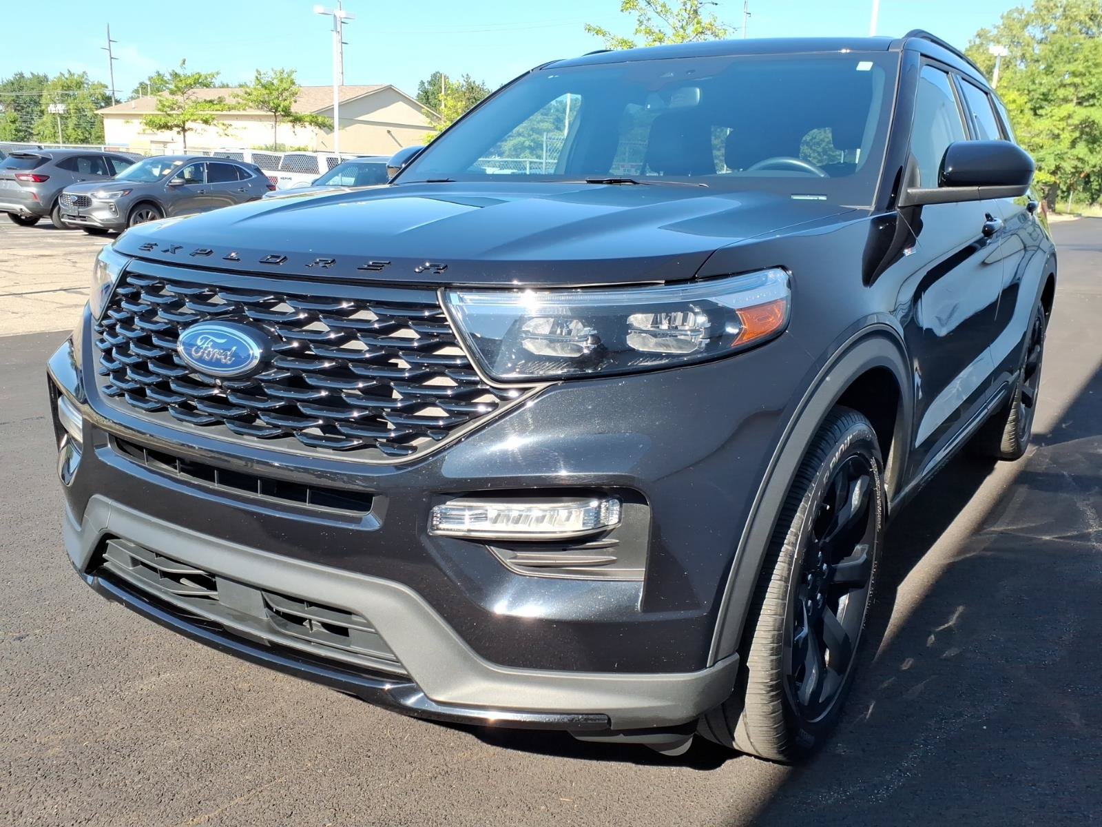 Certified 2024 Ford Explorer ST-Line w/ Class IV Trailer Tow Package AWD/4WD image 3