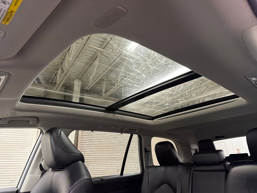 Used 2024 Toyota Grand Highlander image 13