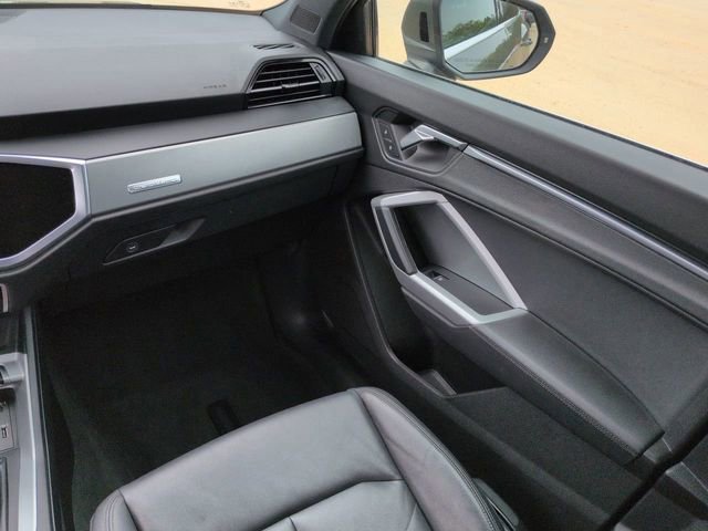 Used 2020 Audi Q3 2.0T Premium w/ Convenience Package image 19