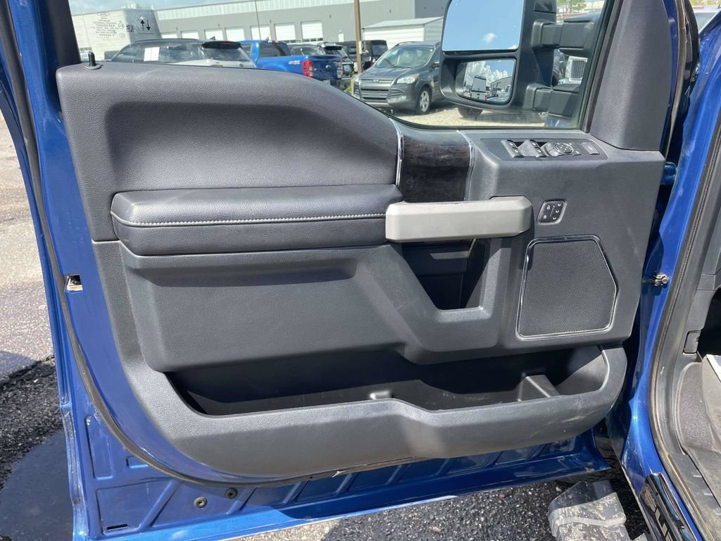 Certified 2022 Ford F250 Lariat w/ Black Appearance Package AWD/4WD image 6