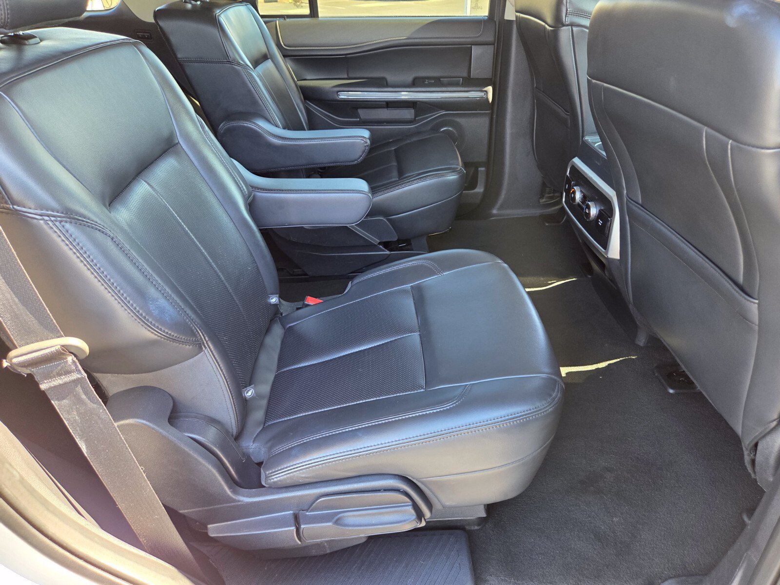 Certified 2024 Ford Expedition XLT RWD image 15