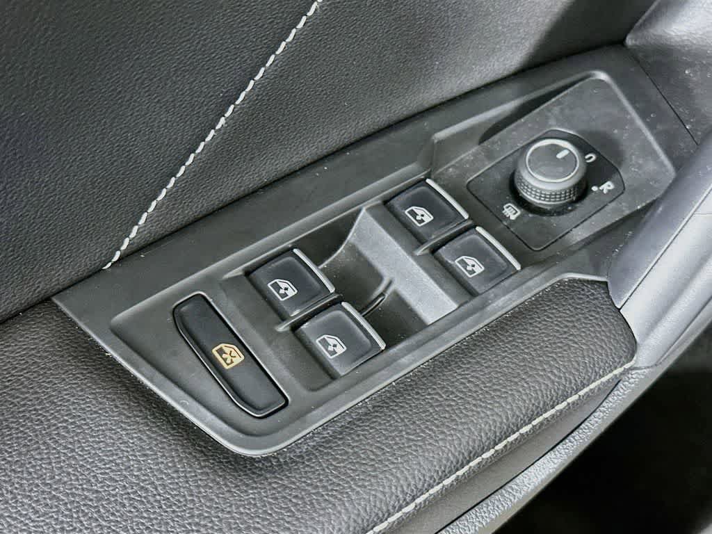 Used 2023 Volkswagen Tiguan SE R-Line FWD image 28