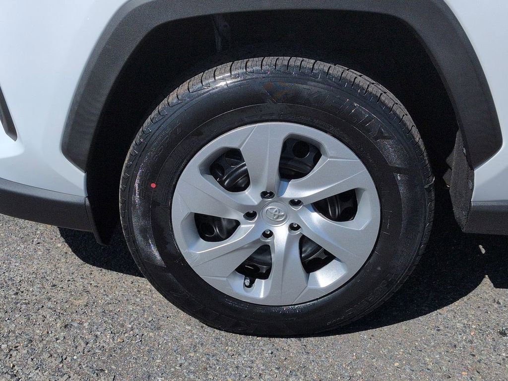 Used 2023 Toyota RAV4 LE AWD/4WD image 27